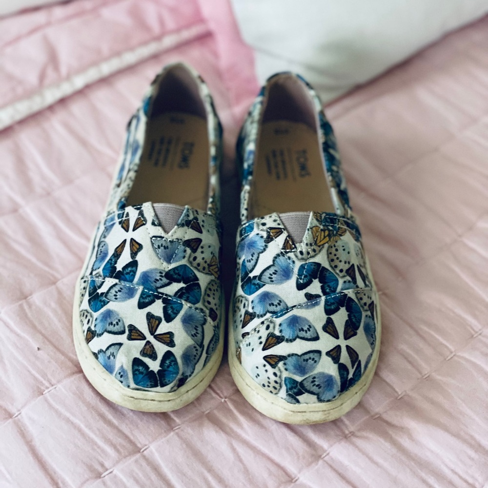 Little Girls Toms butterfly